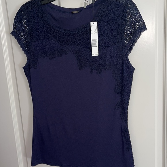 NWT Elie Tahari Navy Davis Knit cap sleeved Top with lace detail - Picture 3 of 6